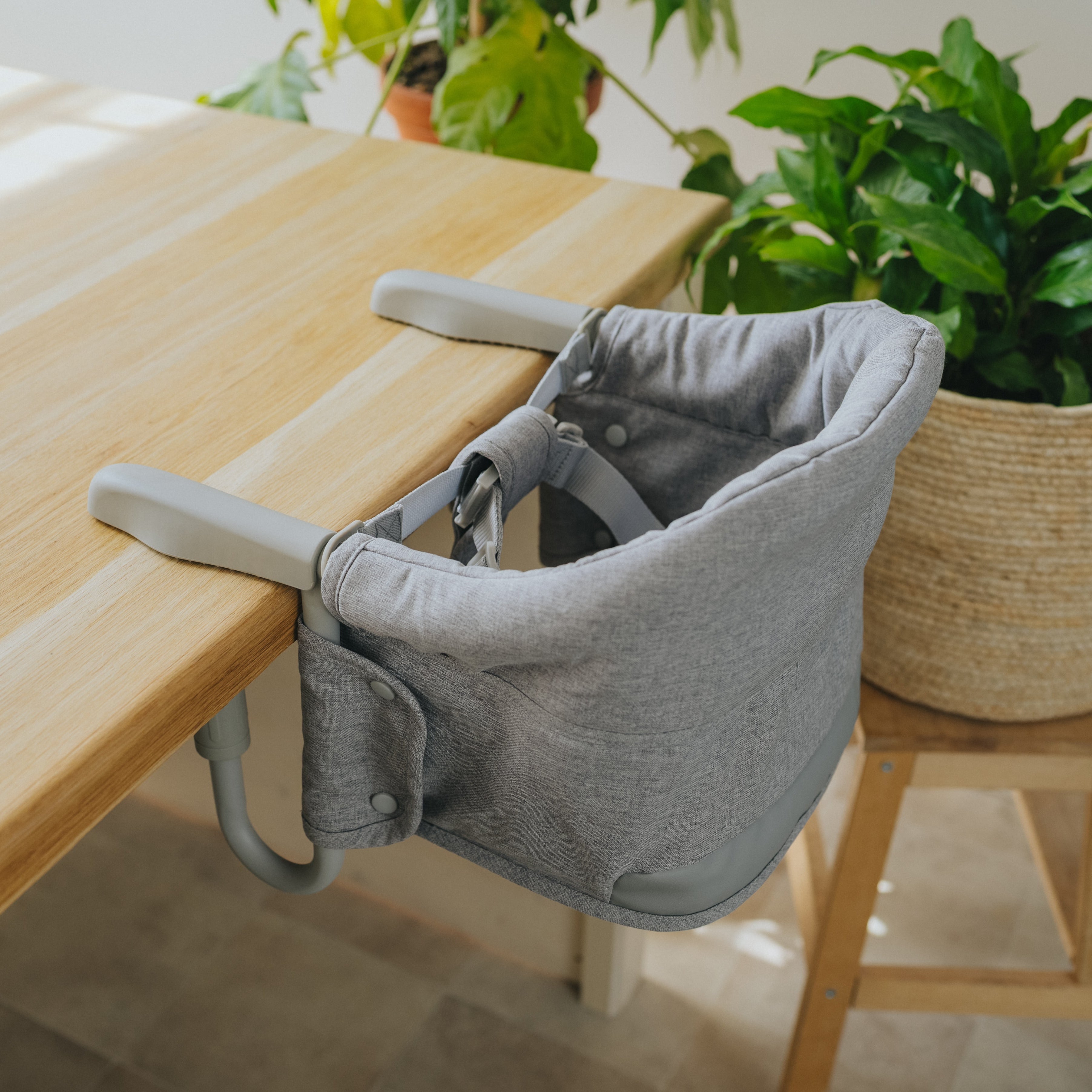 Scaun înalt de călătorie Monkey Mum® - gri - desfăcut
