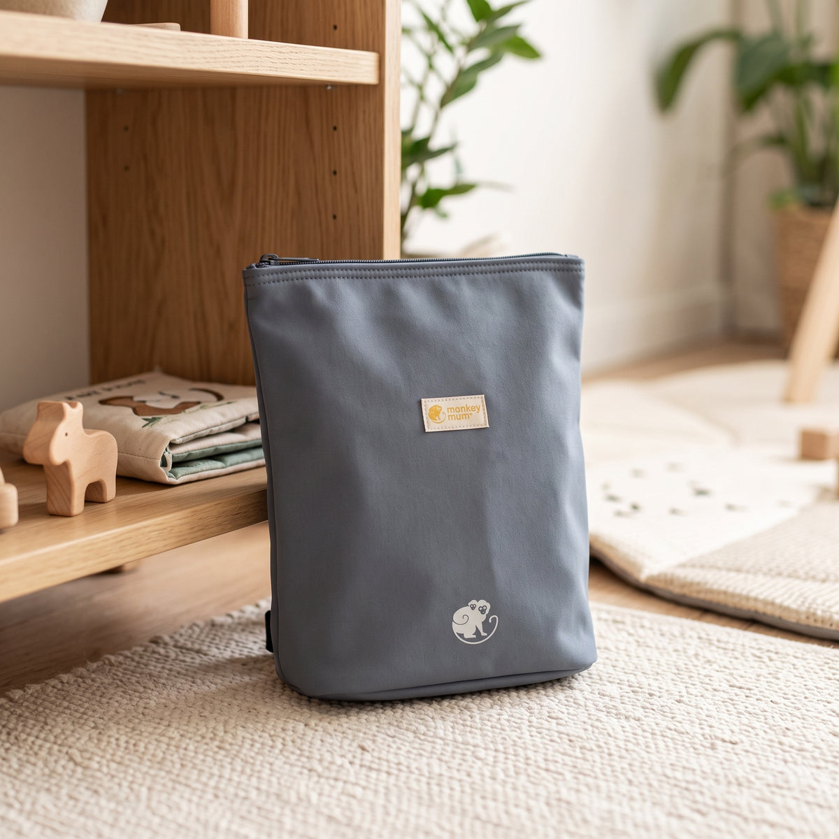 Rucsac softshell pentru copii Monkey Mum® - O excursie misterioasă