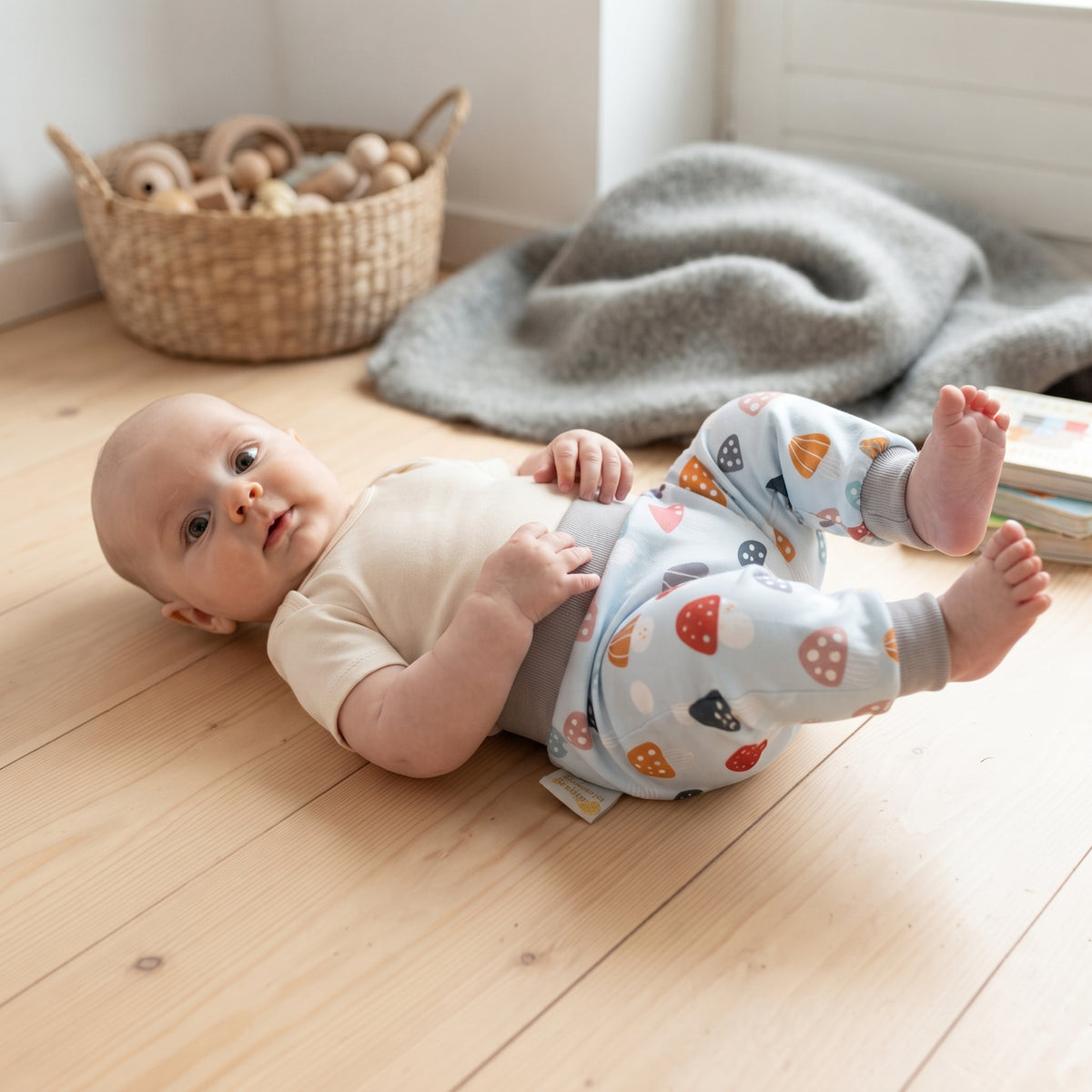 Pantaloni pentru copii din softshell cu membrană Monkey Mum® - Ciuperci pestrițe