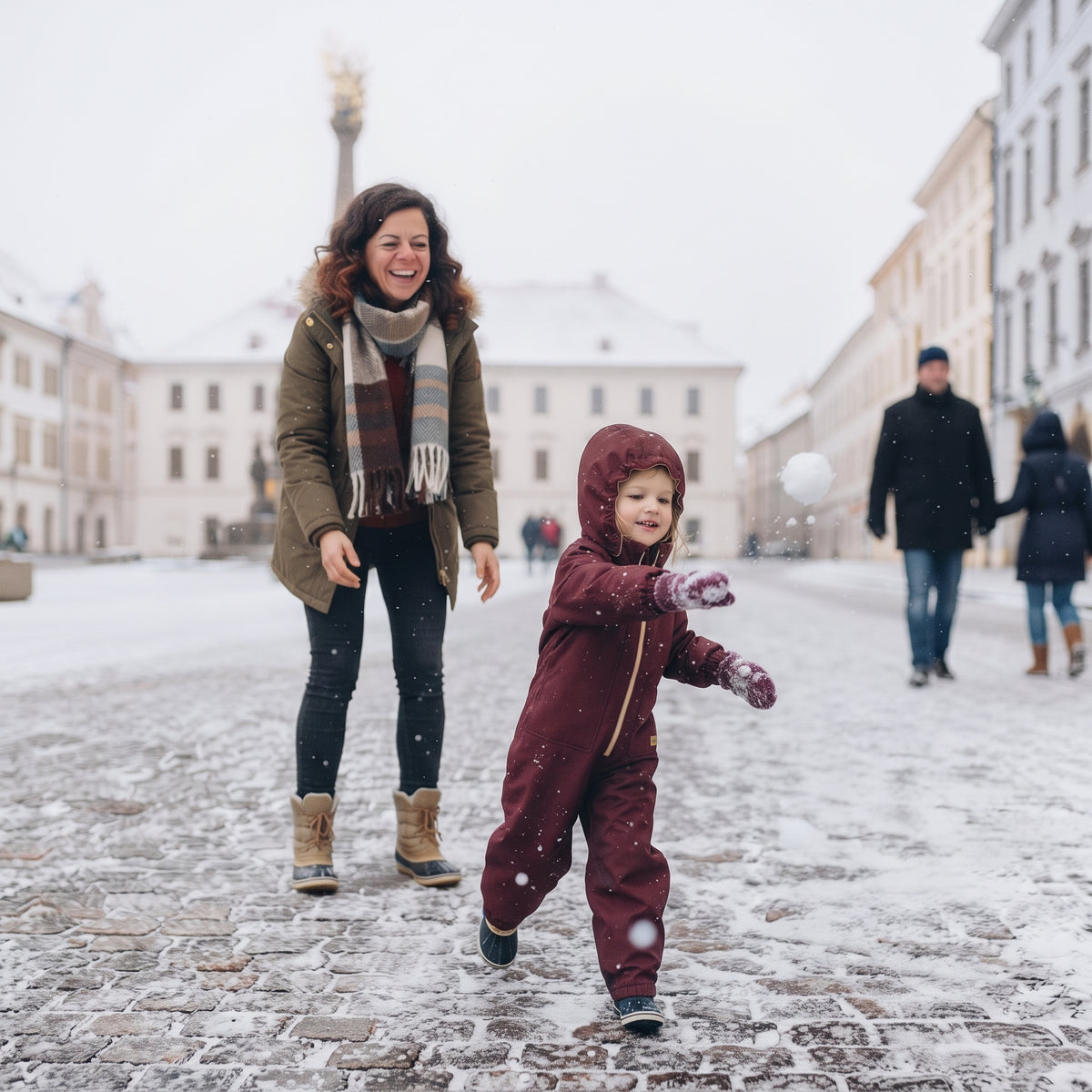 Monkey Mum® Combinezon de iarnă softshell pentru copii cu blăniță de miel - Scufița vișinie - măr. 98/104, 110/116