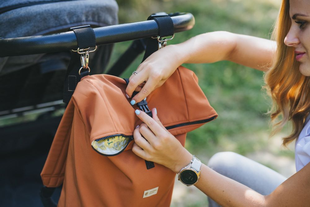 Monkey Mum® Rucsac integrat din kepr pentru marsupiul Carrie - Poiană înflorită