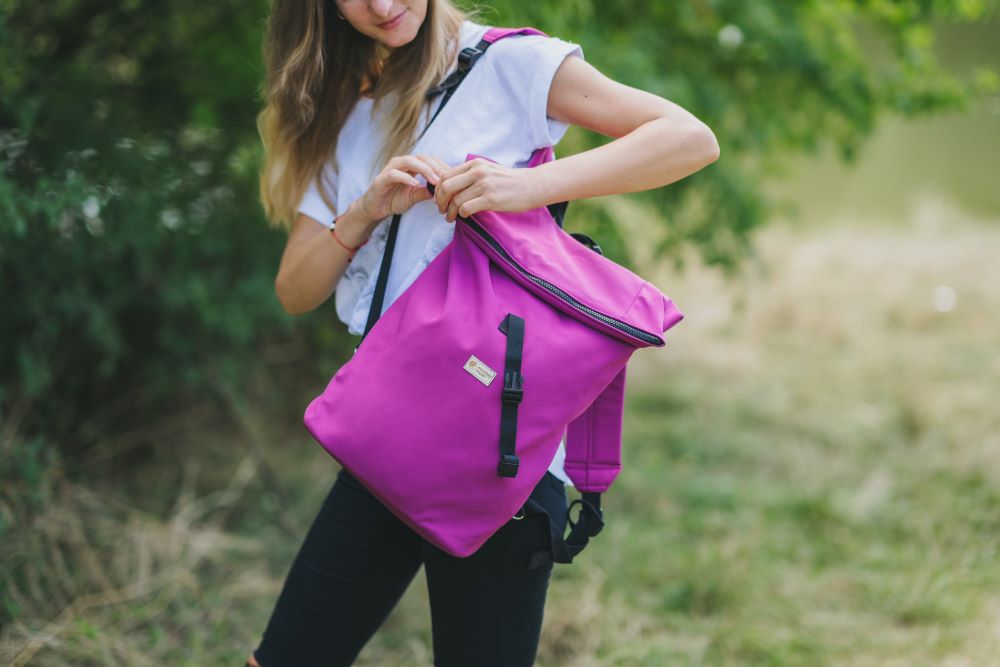 Monkey Mum® Rucsac integrat din softshell pentru port-bebe Carrie - Zmeură zemoasă