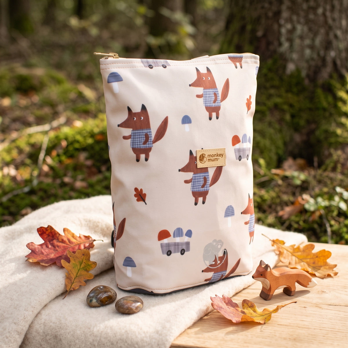 Rucsac softshell pentru copii Monkey Mum® - Vulpi pe ciuperci