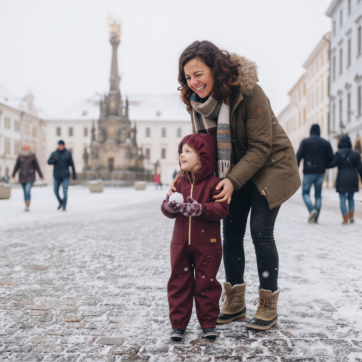 Monkey Mum® Combinezon de iarnă softshell pentru copii cu blăniță de miel - Scufița vișinie - măr. 98/104, 110/116