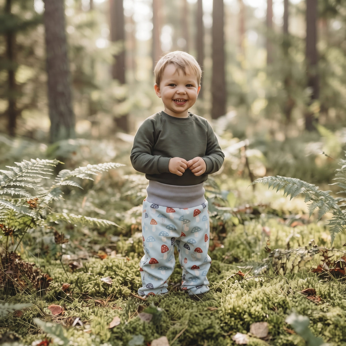 Pantaloni softshell pentru copii, extensibili, cu membrană Monkey Mum® - Bureți otrăvitori multicolori
