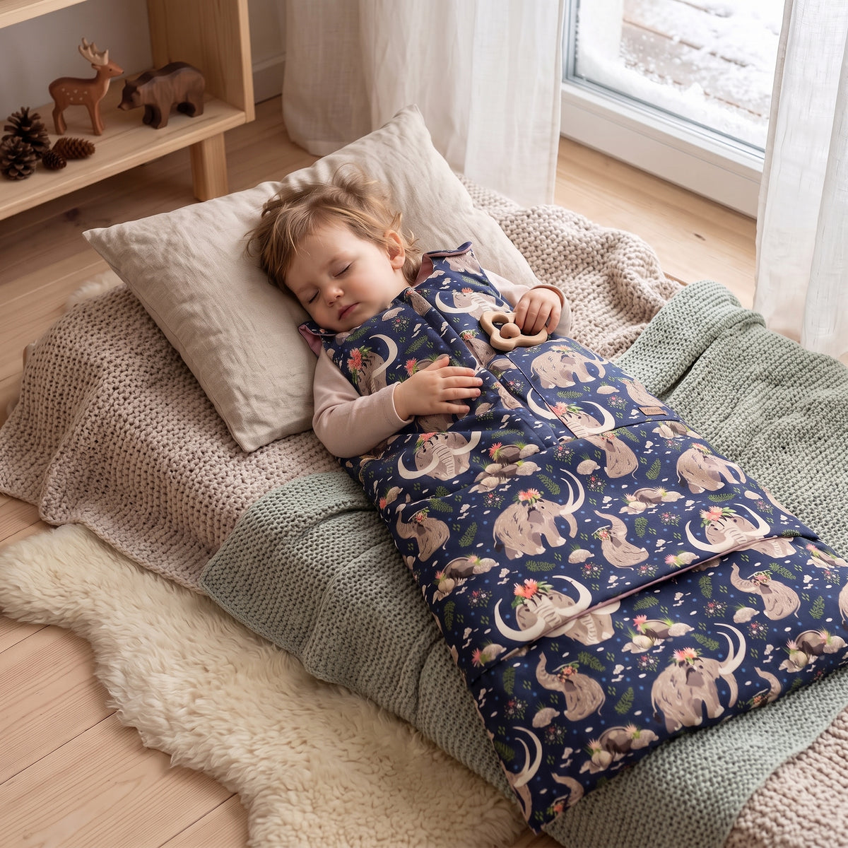 Sac de dormit de iarnă ajustabil Monkey Mum® 0 - 4 ani - set - Micuța prințesă mamut