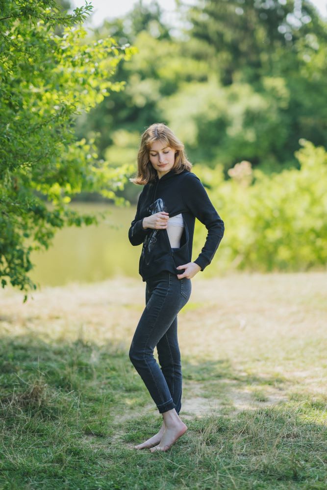 Hanorac pentru alăptare Monkey Mum® negru - mamă iubitoare