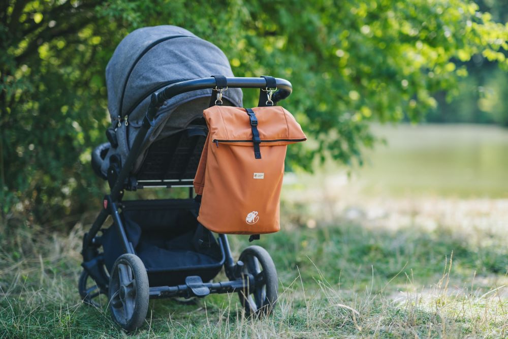 Monkey Mum® Rucsac integrat din softshell pentru port-bebe Carrie - Excursie misterioasă